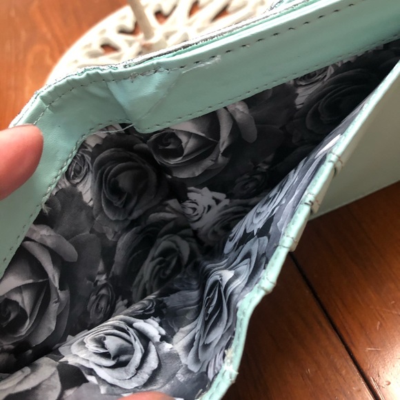 Adrienne Vittadini wallet - Picture 3 of 4